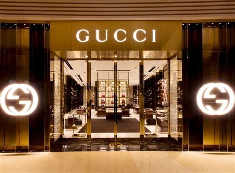 gucci en louis vuitton notre dame|Louis Vuitton and Gucci owners pledge more than $300 million to .